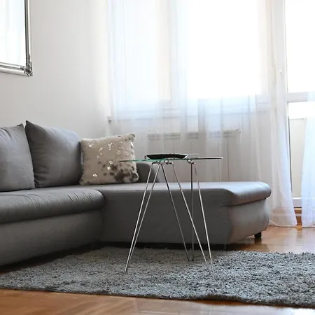 New Cristal In The Centre نوفي ساد