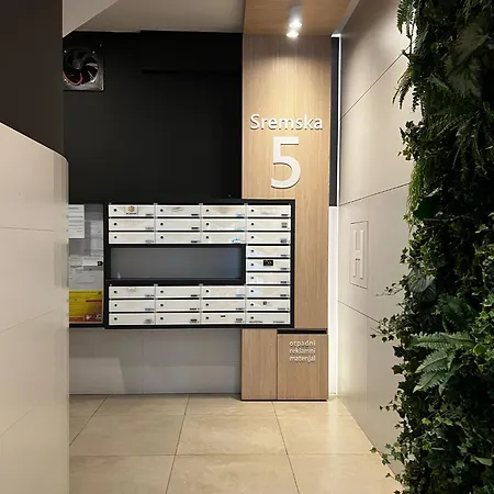 New Cristal In The Centre